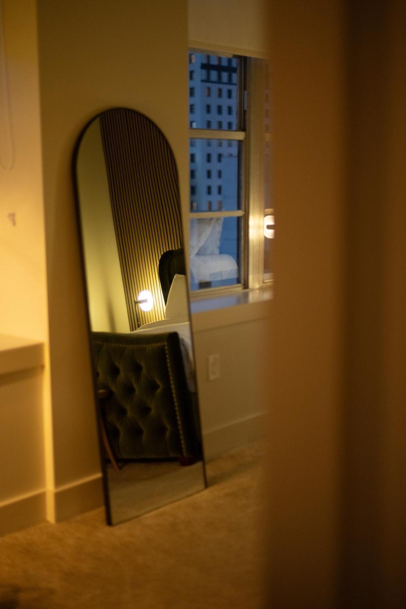 Luxury 2-Bedroom Condo Steps Away From The French Quarter New Orleans  Kültér fotó