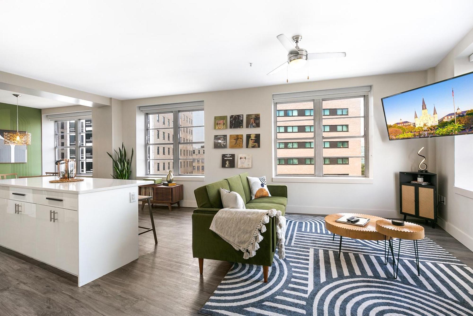 Luxury 2-Bedroom Condo Steps Away From The French Quarter New Orleans  Kültér fotó
