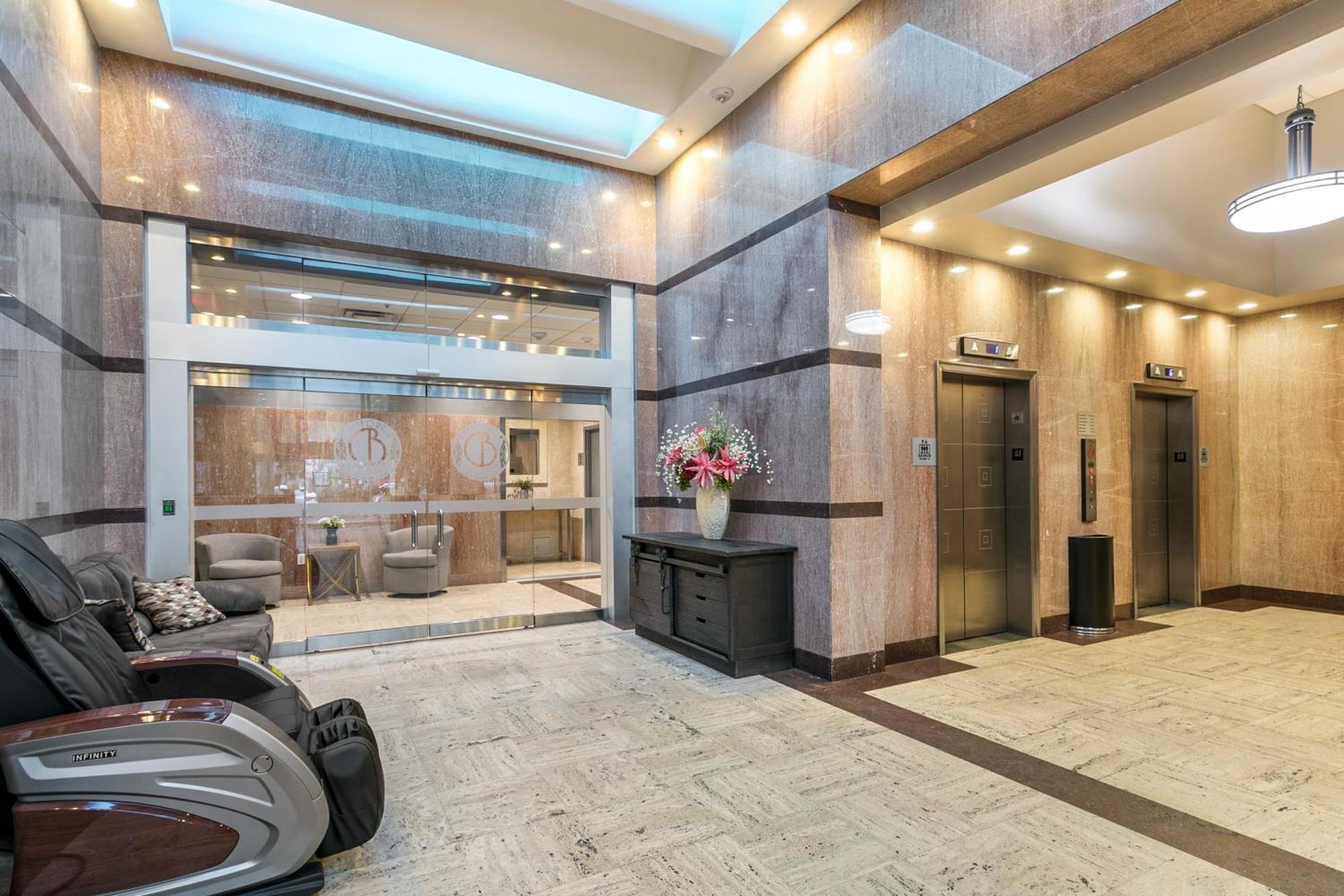 Luxury 2-Bedroom Condo Steps Away From The French Quarter New Orleans  Kültér fotó
